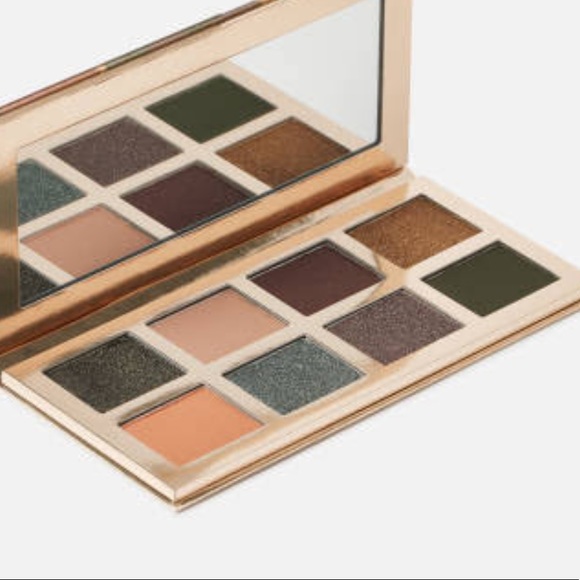 🥳🥳🥳HP🥳🥳🥳Camouflage Beauty Eyeshadow Palette
STILA - Picture 5 of 13